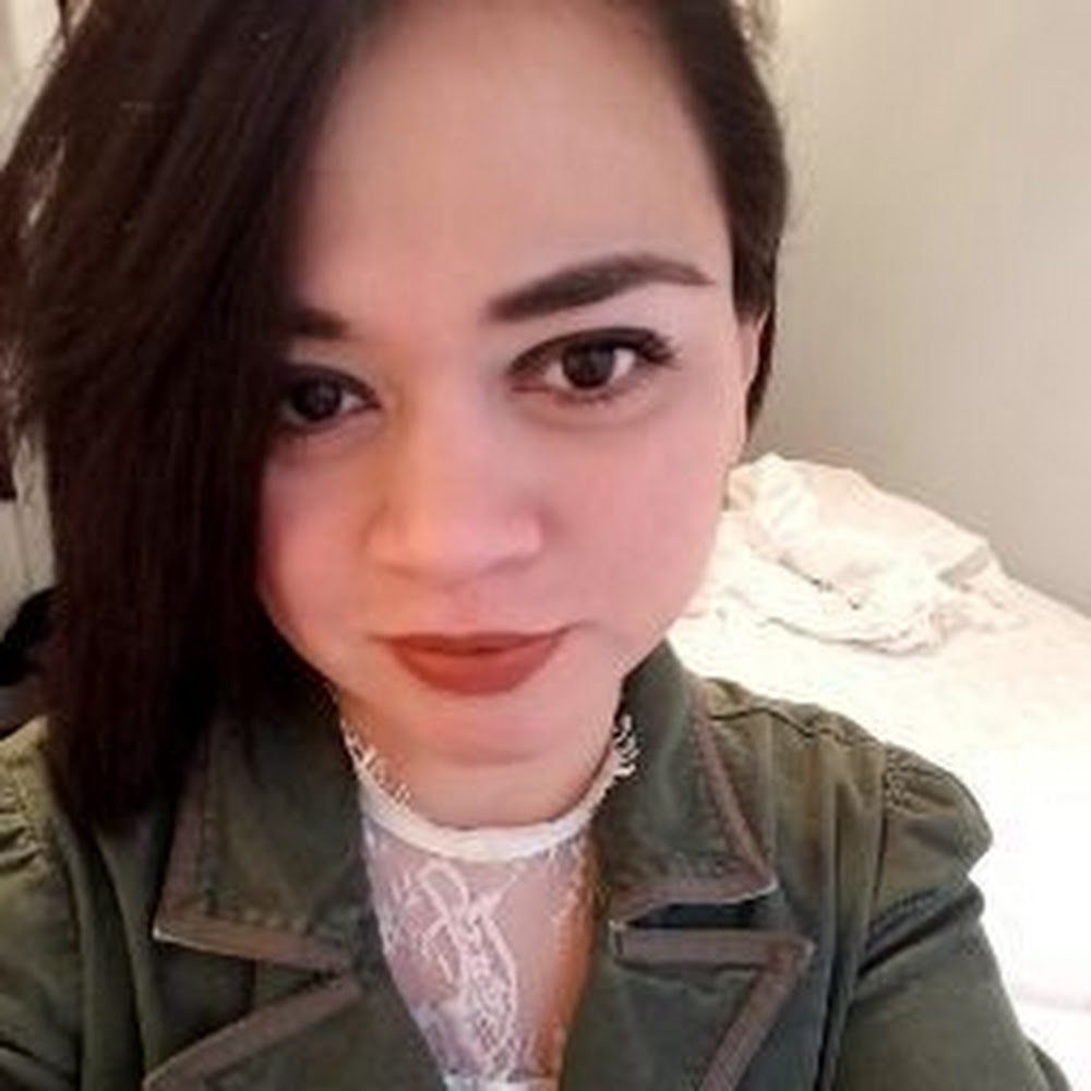 Meet your Posher, Carolina